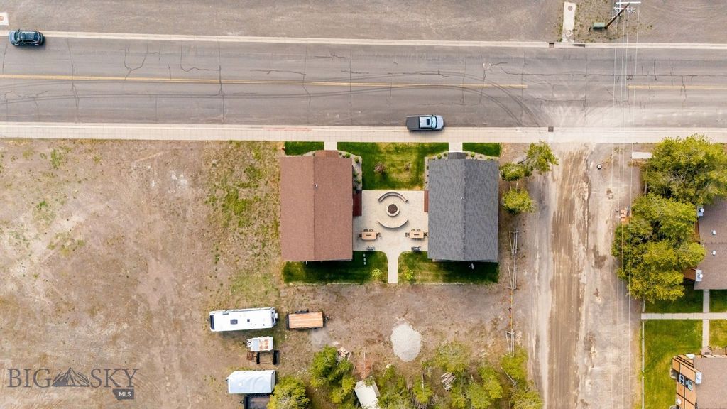 19 N Iris, West Yellowstone, MT 59758 photo 4