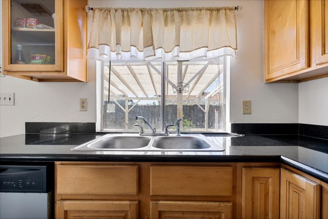 576 Lode St, Manteca, CA 95336