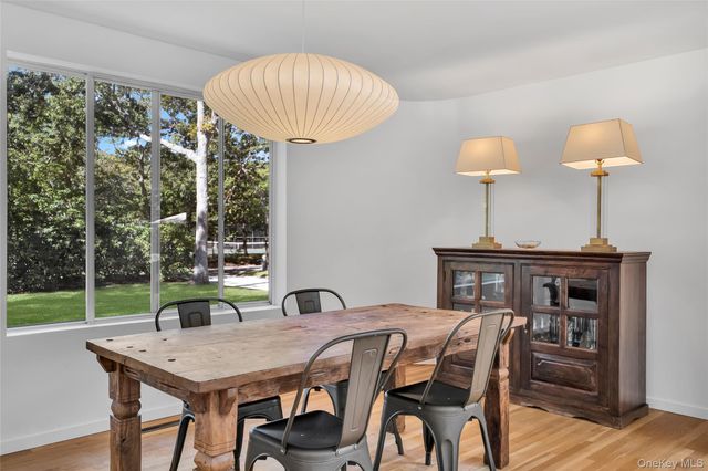 26 Wintergreen Way, Quogue, NY 11959