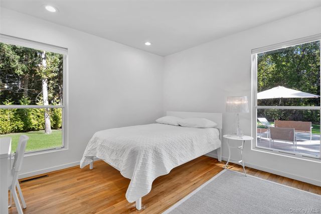 26 Wintergreen Way, Quogue, NY 11959