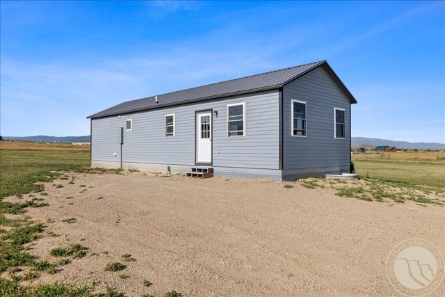 13 Wireless Way, Roberts, MT 59070