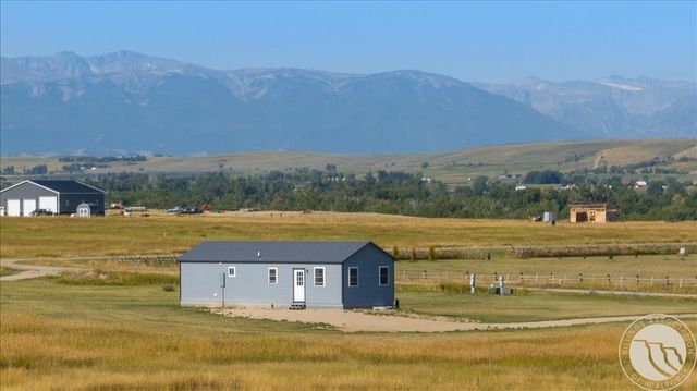 13 Wireless Way, Roberts, MT 59070