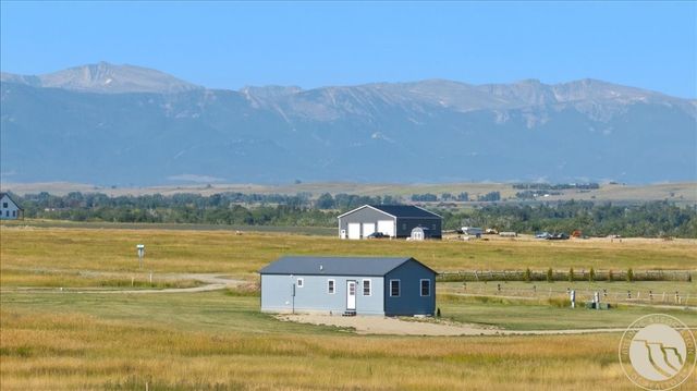 13 Wireless Way, Roberts, MT 59070