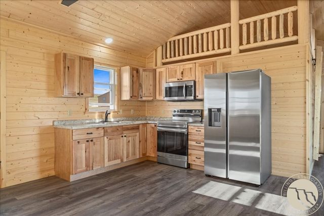 13 Wireless Way, Roberts, MT 59070