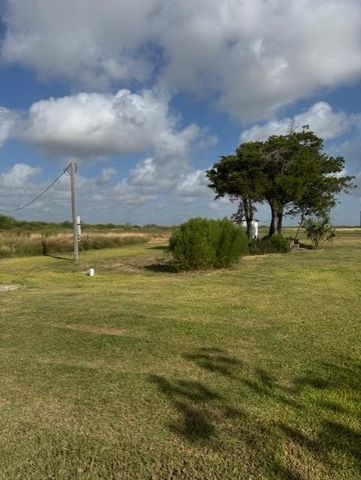 93 Second Street, Palacios, TX 77465