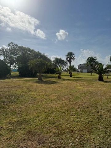 93 Second Street, Palacios, TX 77465