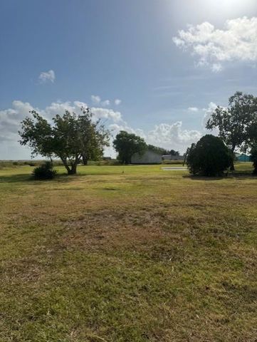 93 Second Street, Palacios, TX 77465