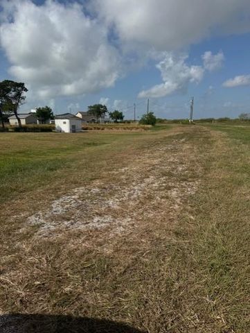 93 Second Street, Palacios, TX 77465