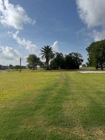 93 Second Street, Palacios, TX 77465