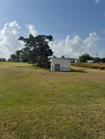 93 Second Street, Palacios, TX 77465