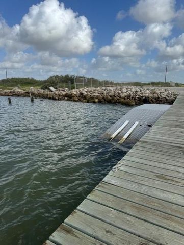 93 Second Street, Palacios, TX 77465