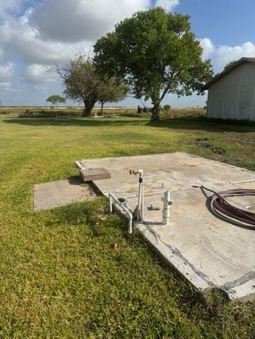 93 Second Street, Palacios, TX 77465