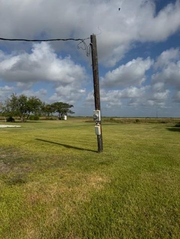 93 Second Street, Palacios, TX 77465