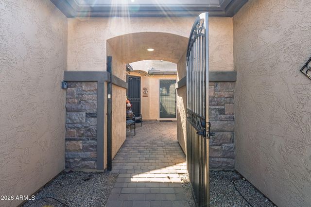 1197 W DESERT LILY Drive, San Tan Valley, AZ 85143