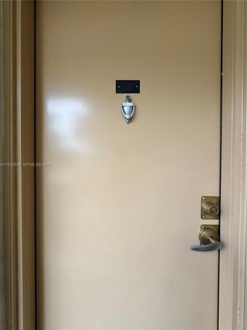 11950 NE 2nd Ave 102, North Miami, FL 33161