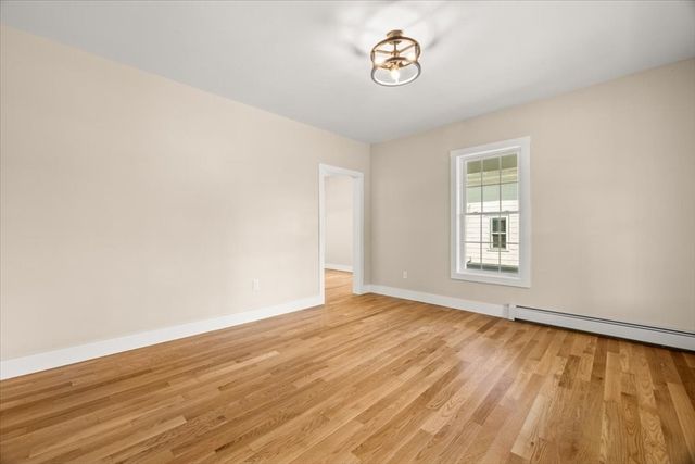 33 Brookline St, Abington, MA 02351