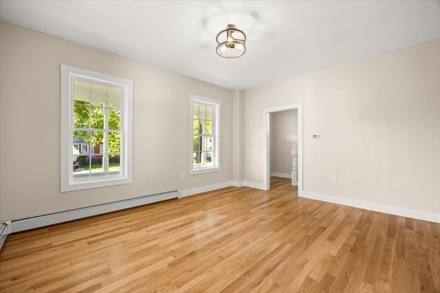 33 Brookline St, Abington, MA 02351