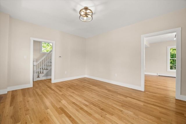 33 Brookline St, Abington, MA 02351