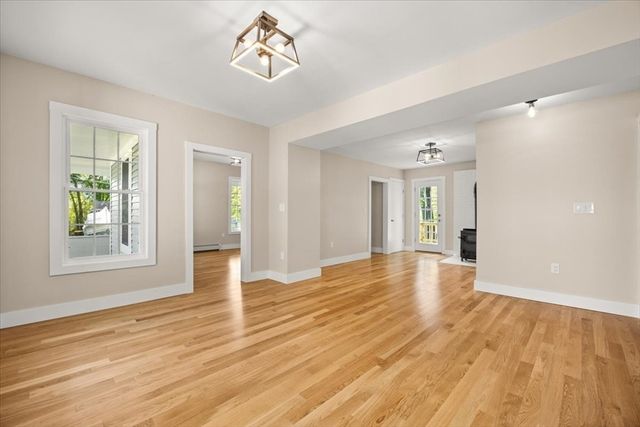 33 Brookline St, Abington, MA 02351