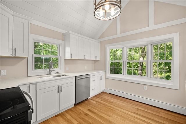 33 Brookline St, Abington, MA 02351