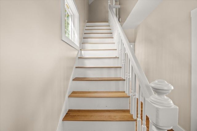 33 Brookline St, Abington, MA 02351