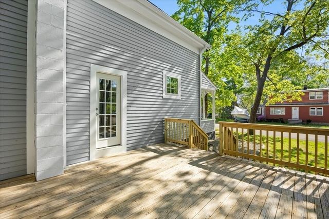 33 Brookline St, Abington, MA 02351