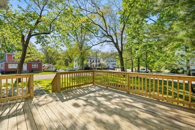 33 Brookline St, Abington, MA 02351