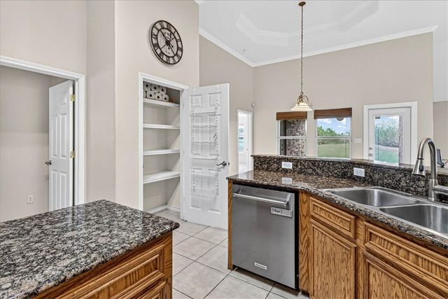 6325 Oso Pkwy, Corpus Christi, TX 78414