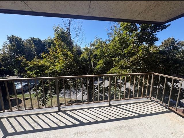 1004 Paradise Rd 2M, Swampscott, MA 01907