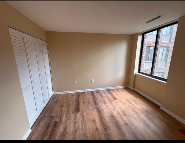 1004 Paradise Rd 2M, Swampscott, MA 01907