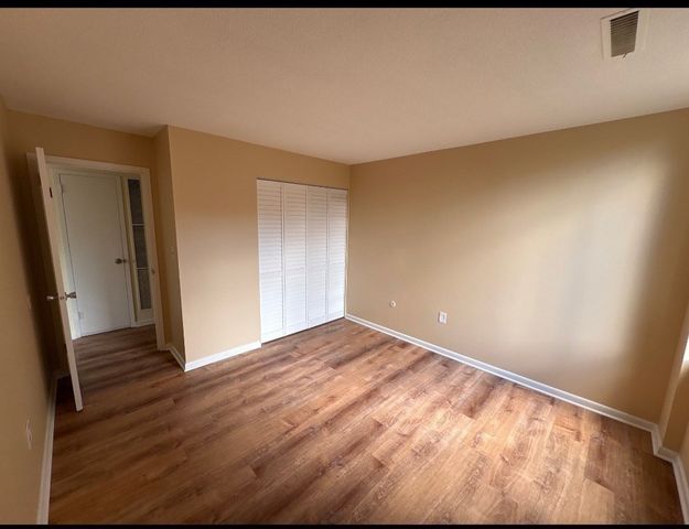 1004 Paradise Rd 2M, Swampscott, MA 01907