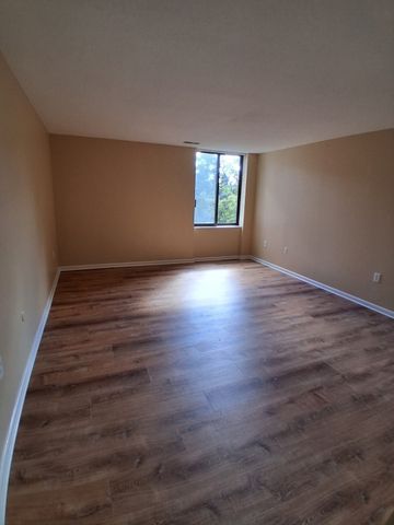 1004 Paradise Rd 2M, Swampscott, MA 01907