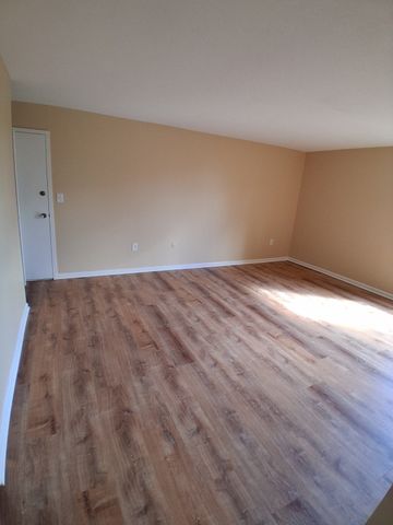 1004 Paradise Rd 2M, Swampscott, MA 01907