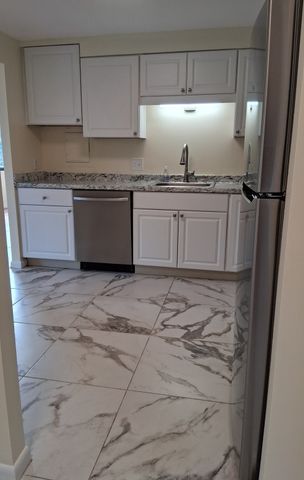 1004 Paradise Rd 2M, Swampscott, MA 01907