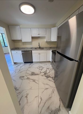 1004 Paradise Rd 2M, Swampscott, MA 01907