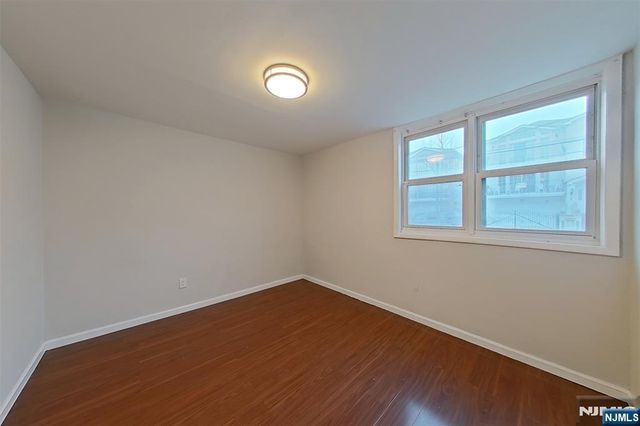 10 Fleming Avenue, Newark, NJ 07105