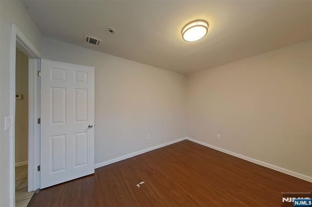 10 Fleming Avenue, Newark, NJ 07105