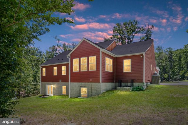 8007 ASHFORD DR, Fredericksburg, VA 22407
