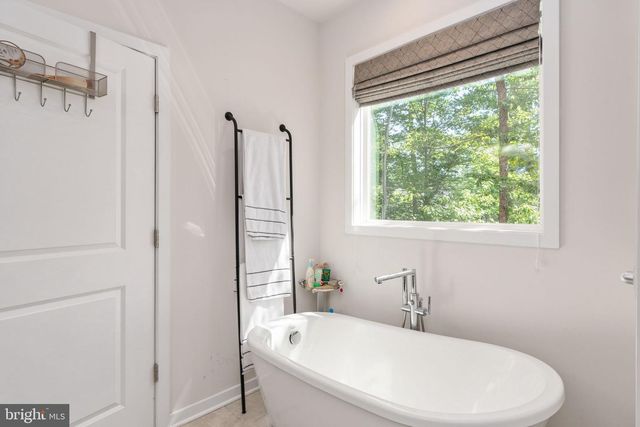 8007 ASHFORD DR, Fredericksburg, VA 22407