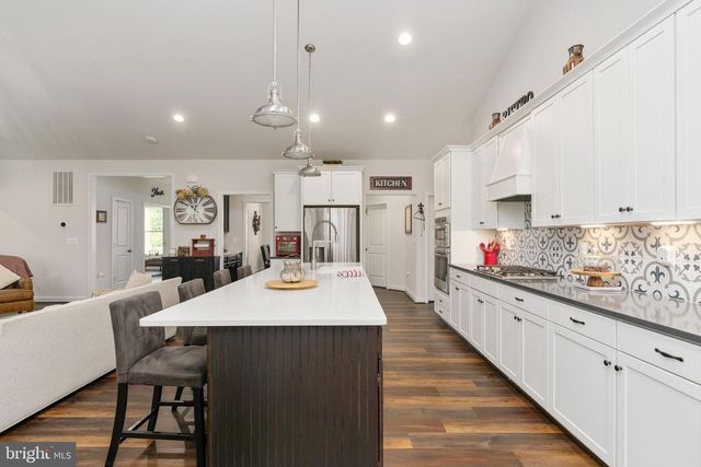 8007 ASHFORD DR, Fredericksburg, VA 22407