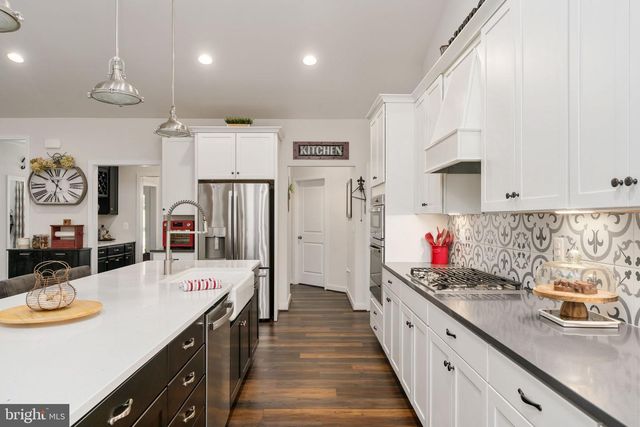 8007 ASHFORD DR, Fredericksburg, VA 22407