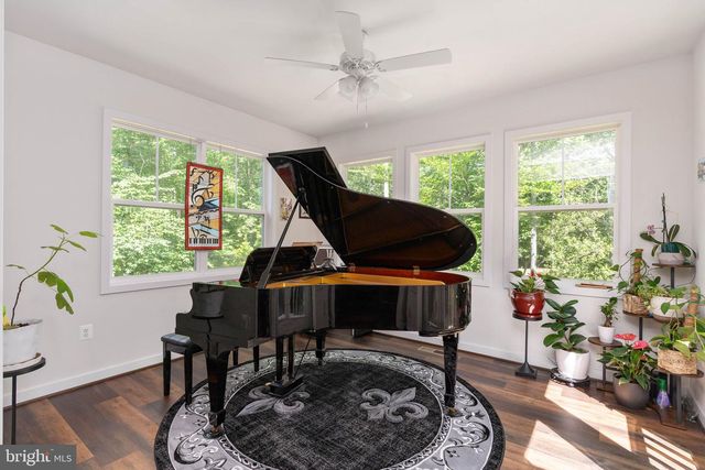 8007 ASHFORD DR, Fredericksburg, VA 22407
