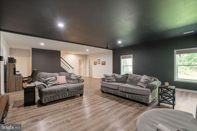 8007 ASHFORD DR, Fredericksburg, VA 22407