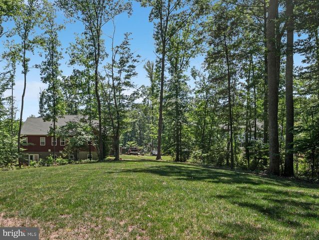 8007 ASHFORD DR, Fredericksburg, VA 22407