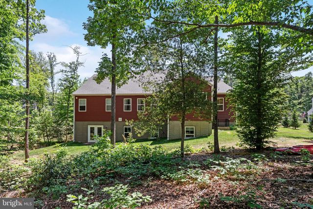 8007 ASHFORD DR, Fredericksburg, VA 22407