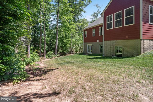 8007 ASHFORD DR, Fredericksburg, VA 22407