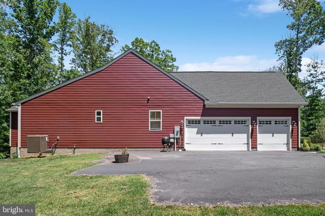 8007 ASHFORD DR, Fredericksburg, VA 22407