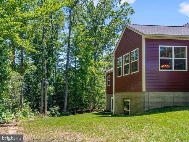 8007 ASHFORD DR, Fredericksburg, VA 22407