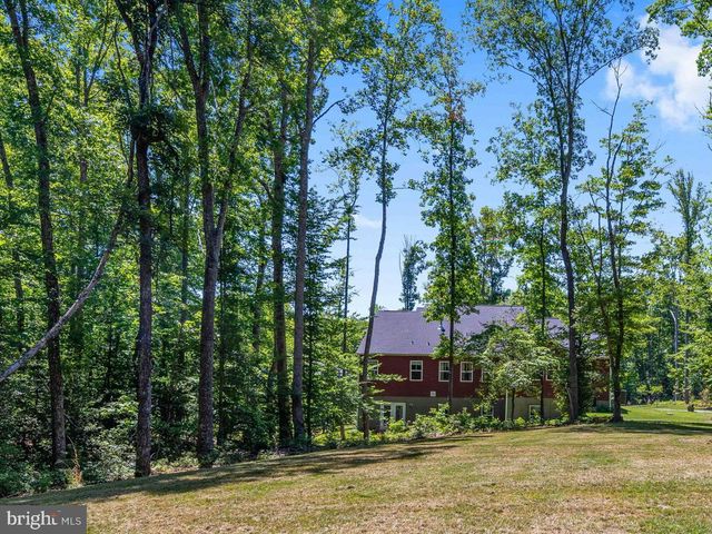 8007 ASHFORD DR, Fredericksburg, VA 22407