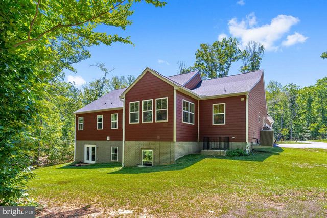 8007 ASHFORD DR, Fredericksburg, VA 22407